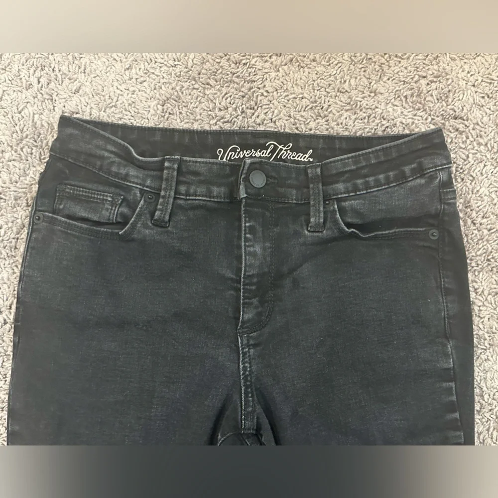 Universal Thread Black Distressed Skinny Jeans High Rise Raw Hem Cropped 6/28